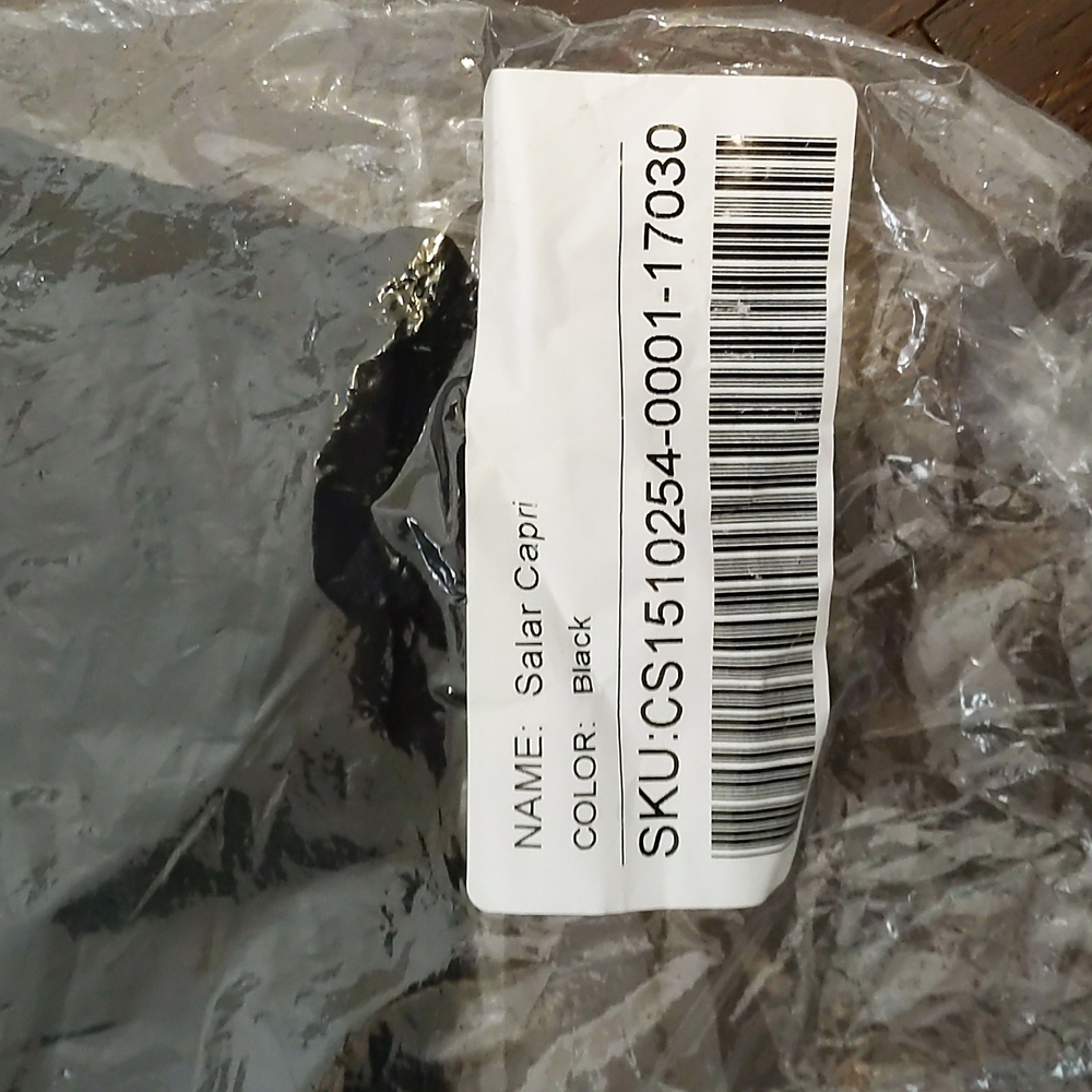 NWT Salar Capri leggings S/6